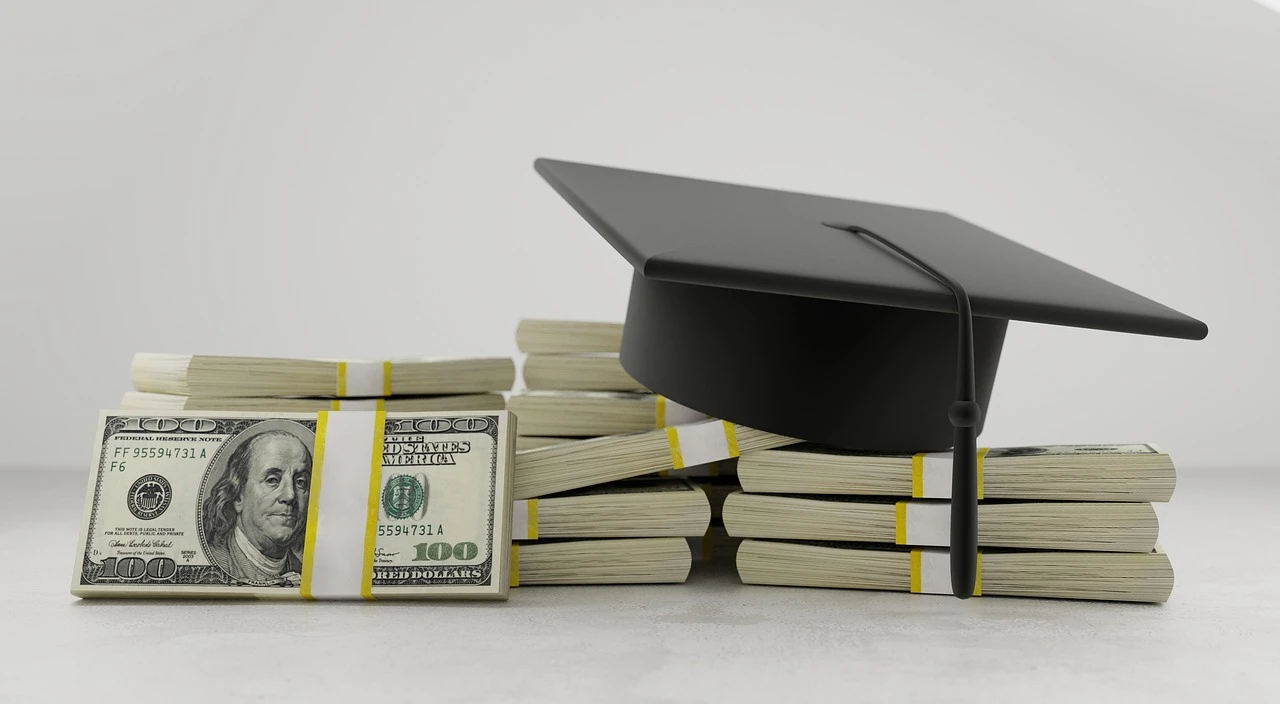 Scholarships in the US: Types, Eligibility & How to Apply